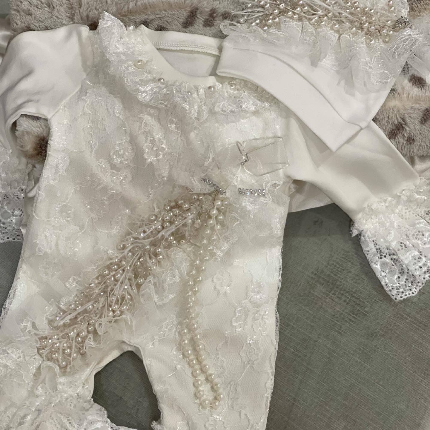 Antique White Pearl Footie